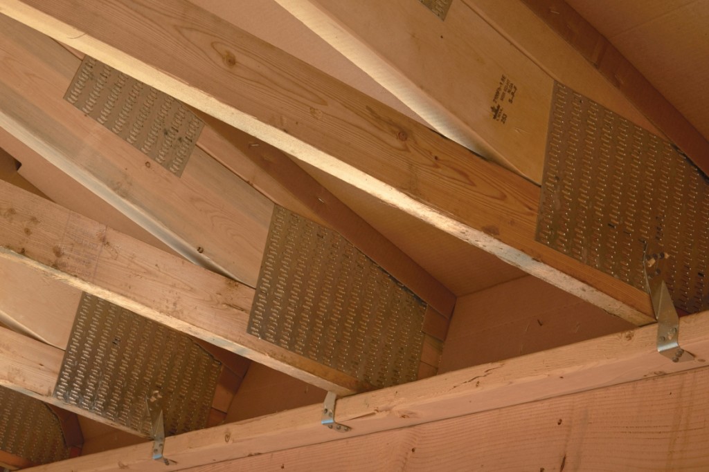 Raised heel trusses ensure a fully insulated attic for R-50 rating.